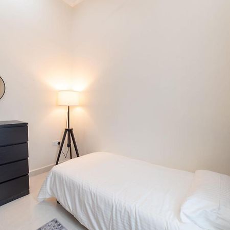 HILMERA Guesthouse Kuantan Eksteriør billede