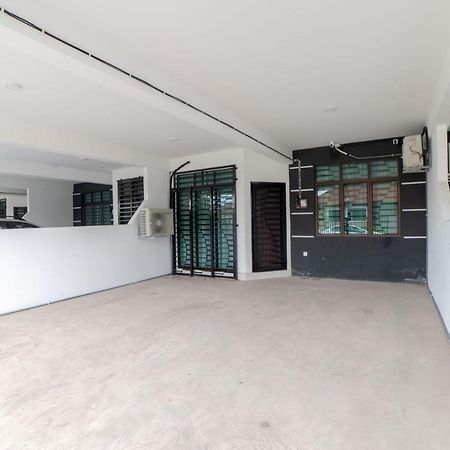 HILMERA Guesthouse Kuantan Eksteriør billede