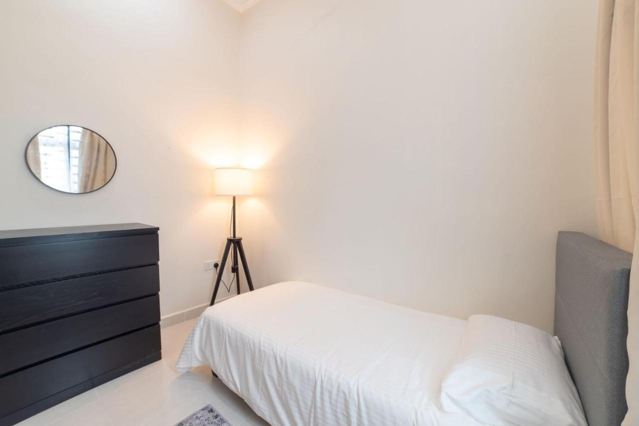 HILMERA Guesthouse Kuantan Eksteriør billede