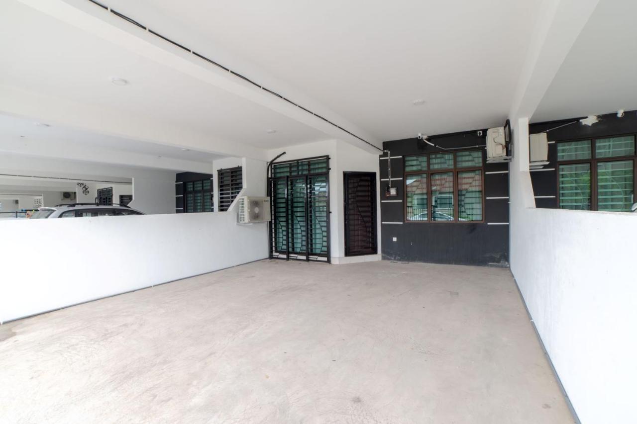 HILMERA Guesthouse Kuantan Eksteriør billede