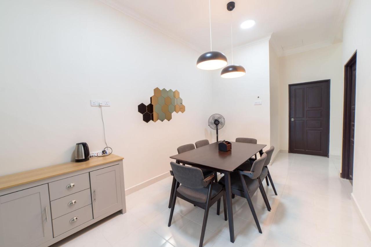 HILMERA Guesthouse Kuantan Eksteriør billede