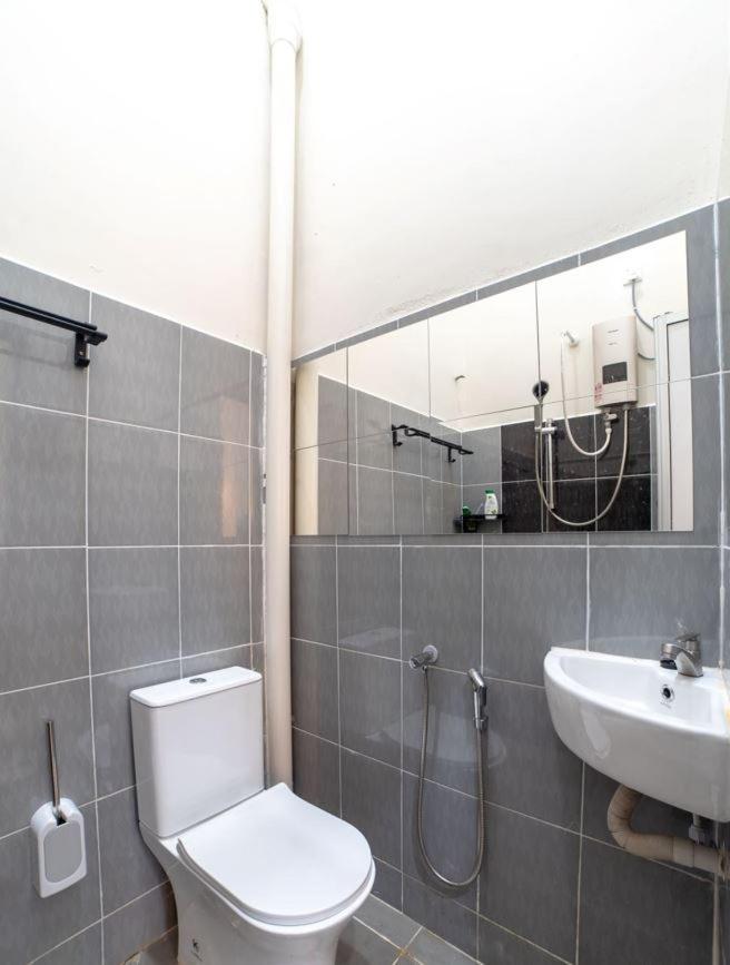 HILMERA Guesthouse Kuantan Eksteriør billede